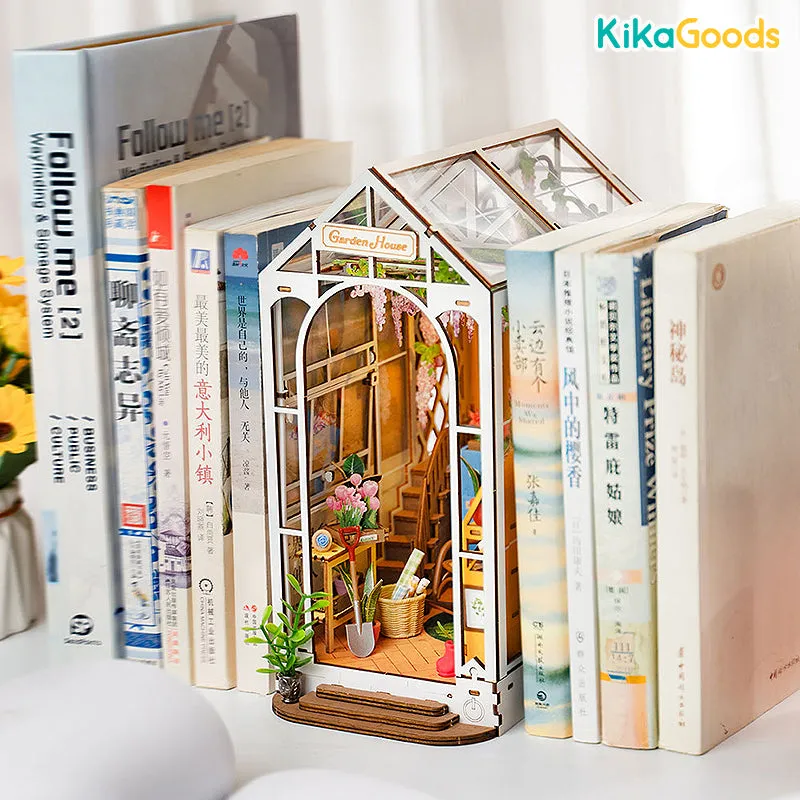 Rolife Book Nook Shelf Insert - Garden House